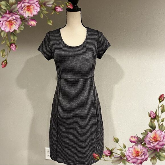 Short sleeve striped midi dress - Picture 1 of 12